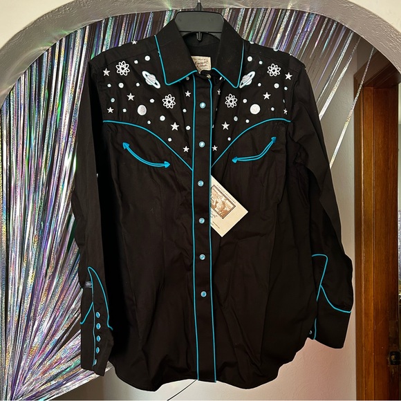 NWT Women's Out of This World Embroidered
Black Western Shirt - Picture 3 of 10